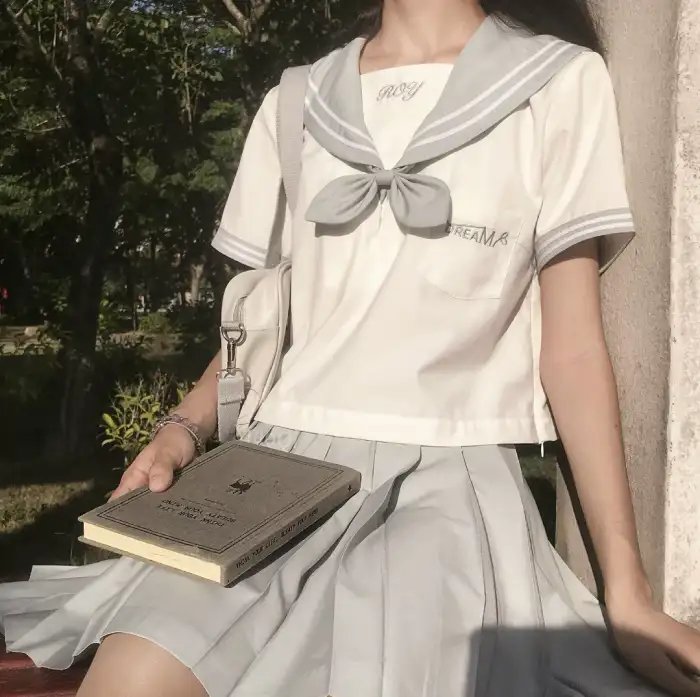 彩凤云裳